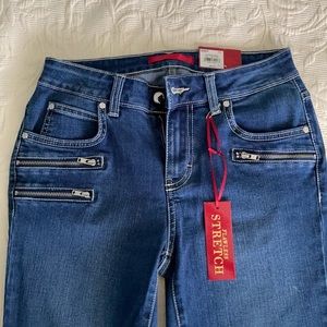 Jennifer Lopez mid rise Capri pants! NWT